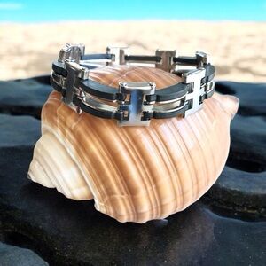 🆕Stainless Steel and Rubber Bracelet